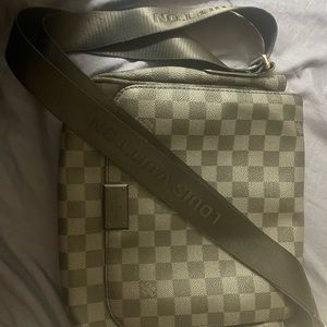 Louis Vuiton messenger bag for men